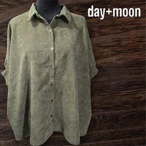 DAY + MOON Women's Love You Back Oversized Corduroy‎ Top Olive Green S